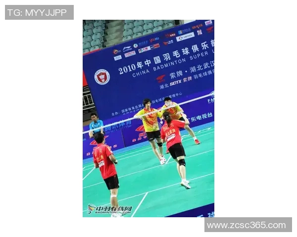 武汉羽毛球队逆袭之路：创新与反击的双重奏